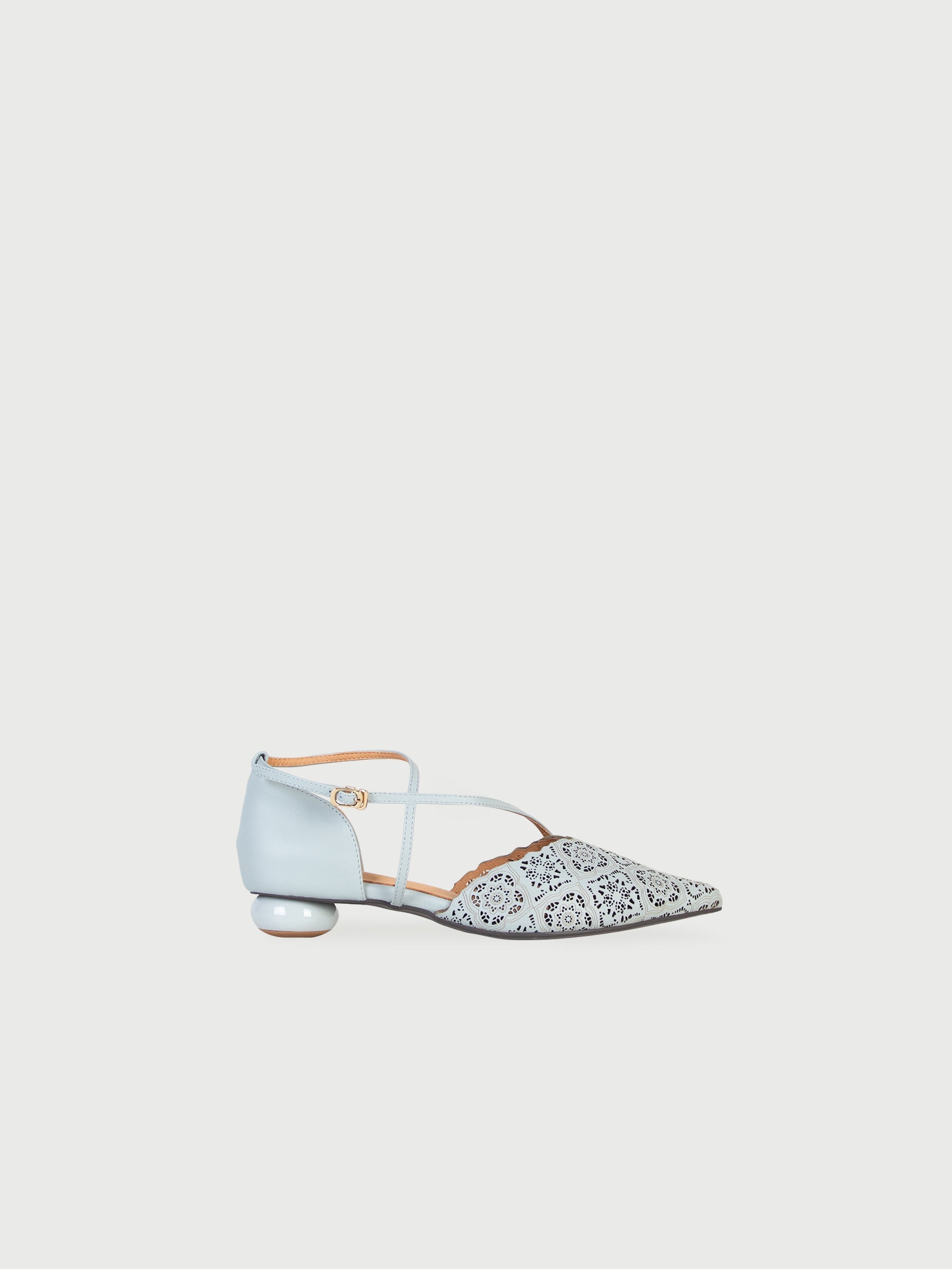 Pointed Laser-Cut Low Pumps