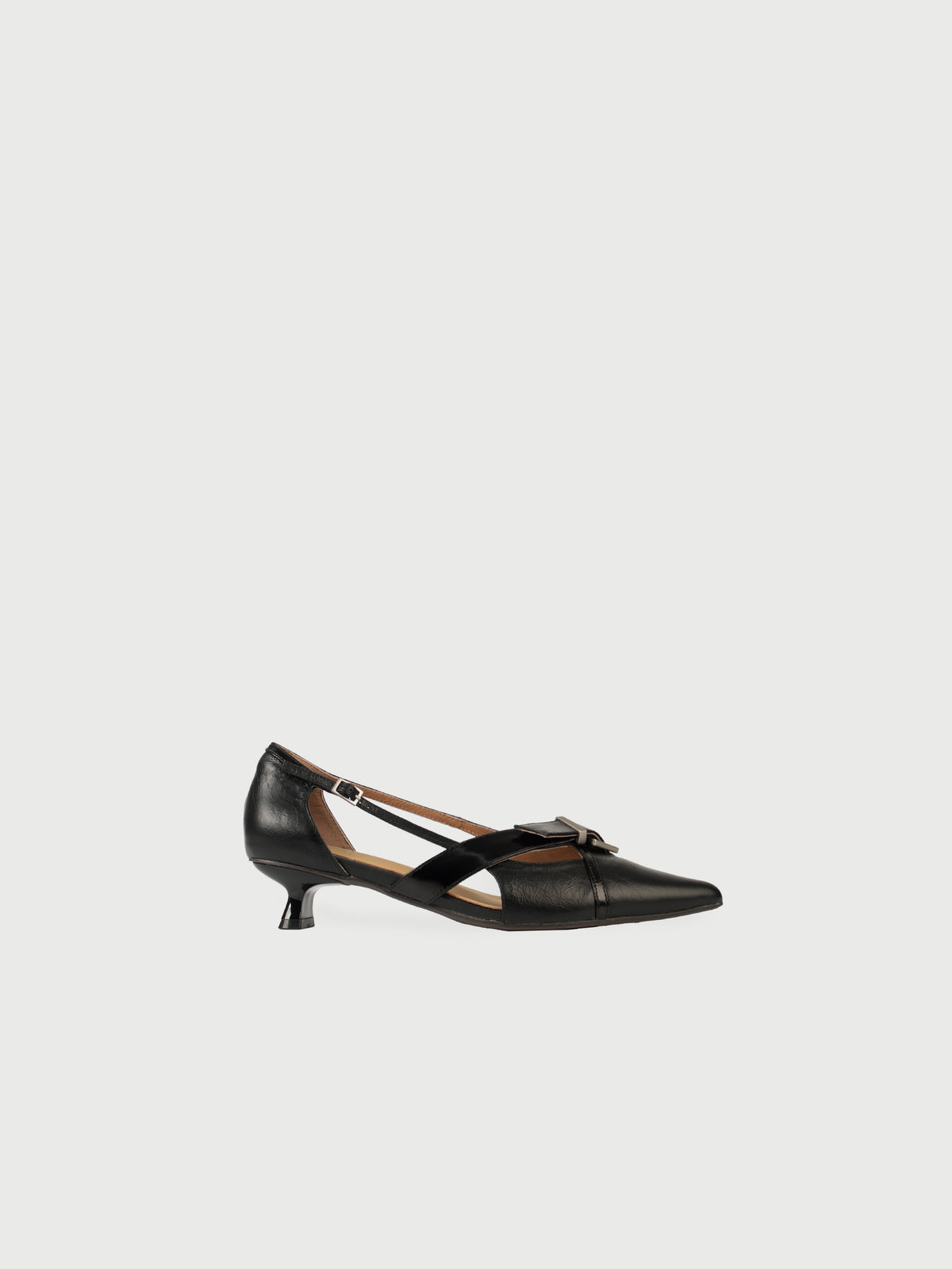 Vesper・Pointed-Toe Cross-Strap Buckle Pumps