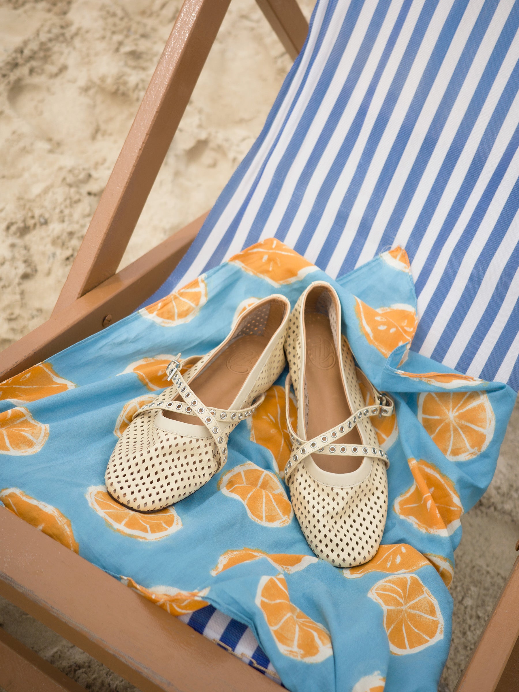 Éclairs 𓆟 Round Toe Grommet-Strap Ballerina Flats
