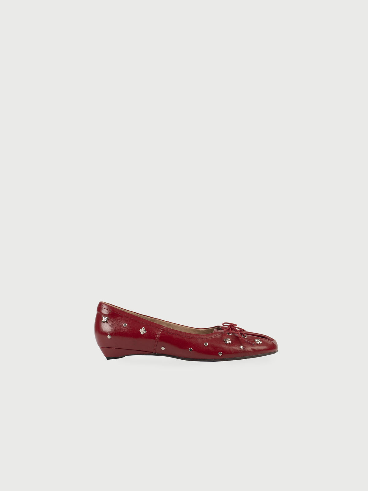 Iria・Square-Round Toe Flower-Studded Ballet Flats