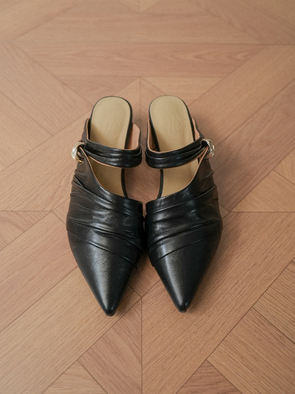 Daphne・Draped Leather Pointed-Toe Mules