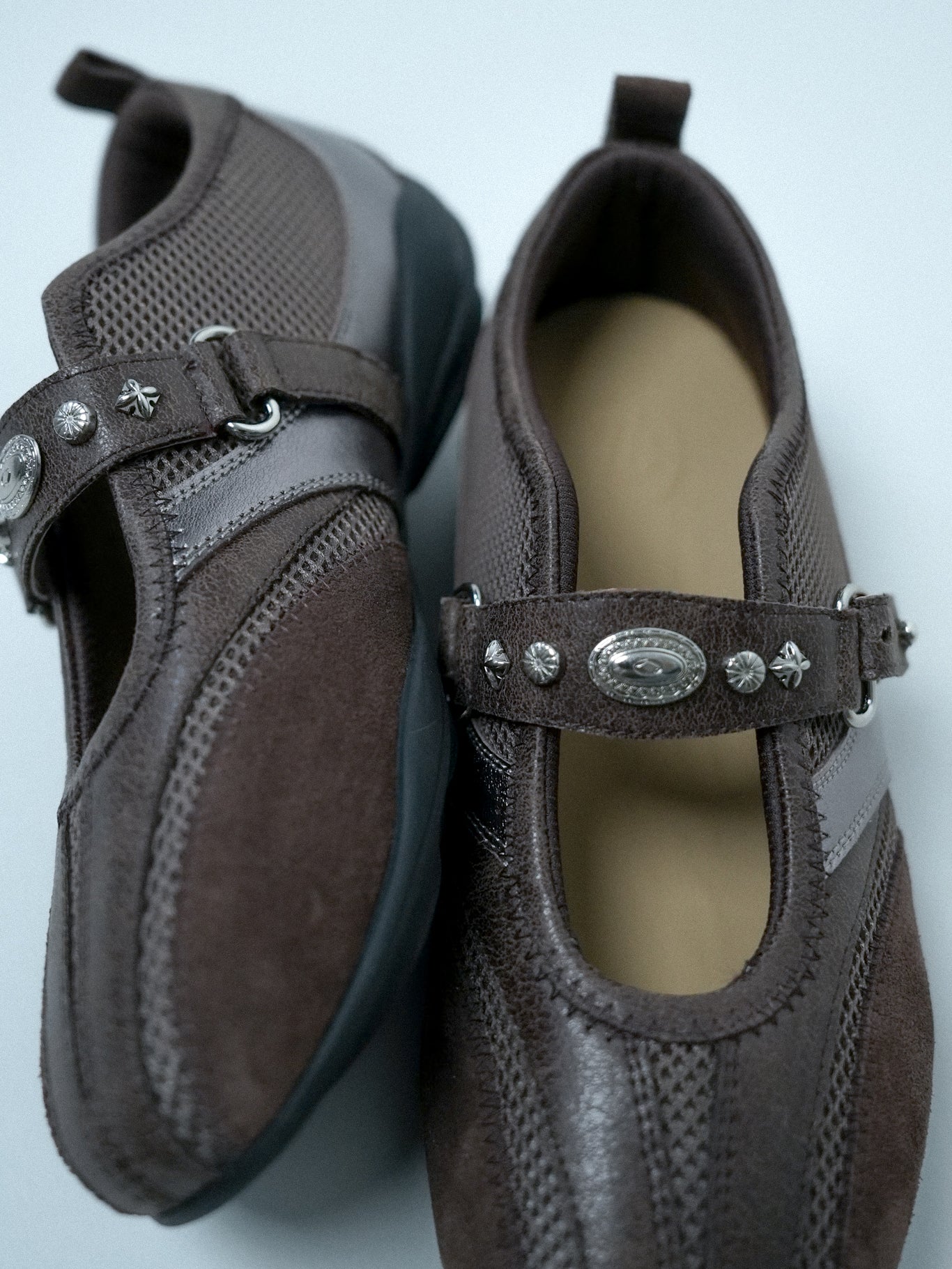 Odette・Studded Round-Toe Sneakerina