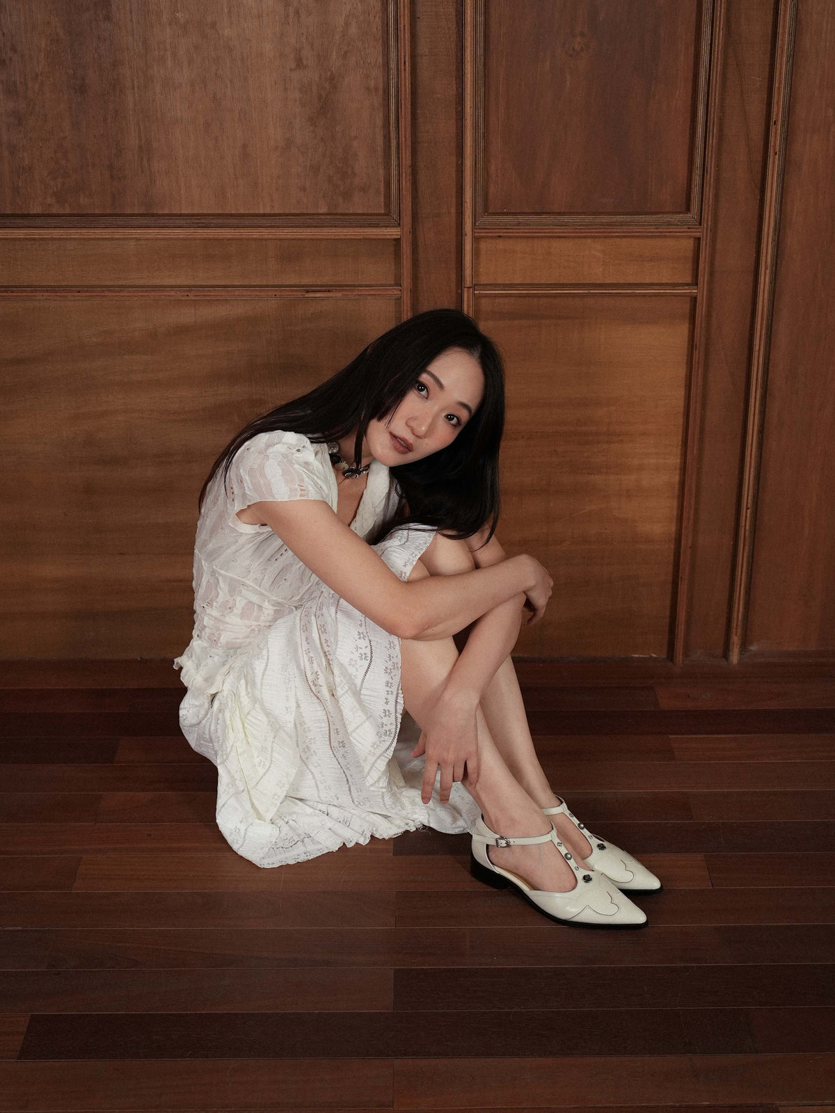 Rosalie・Pointed-Toe Western Embellished T-Strap Flats