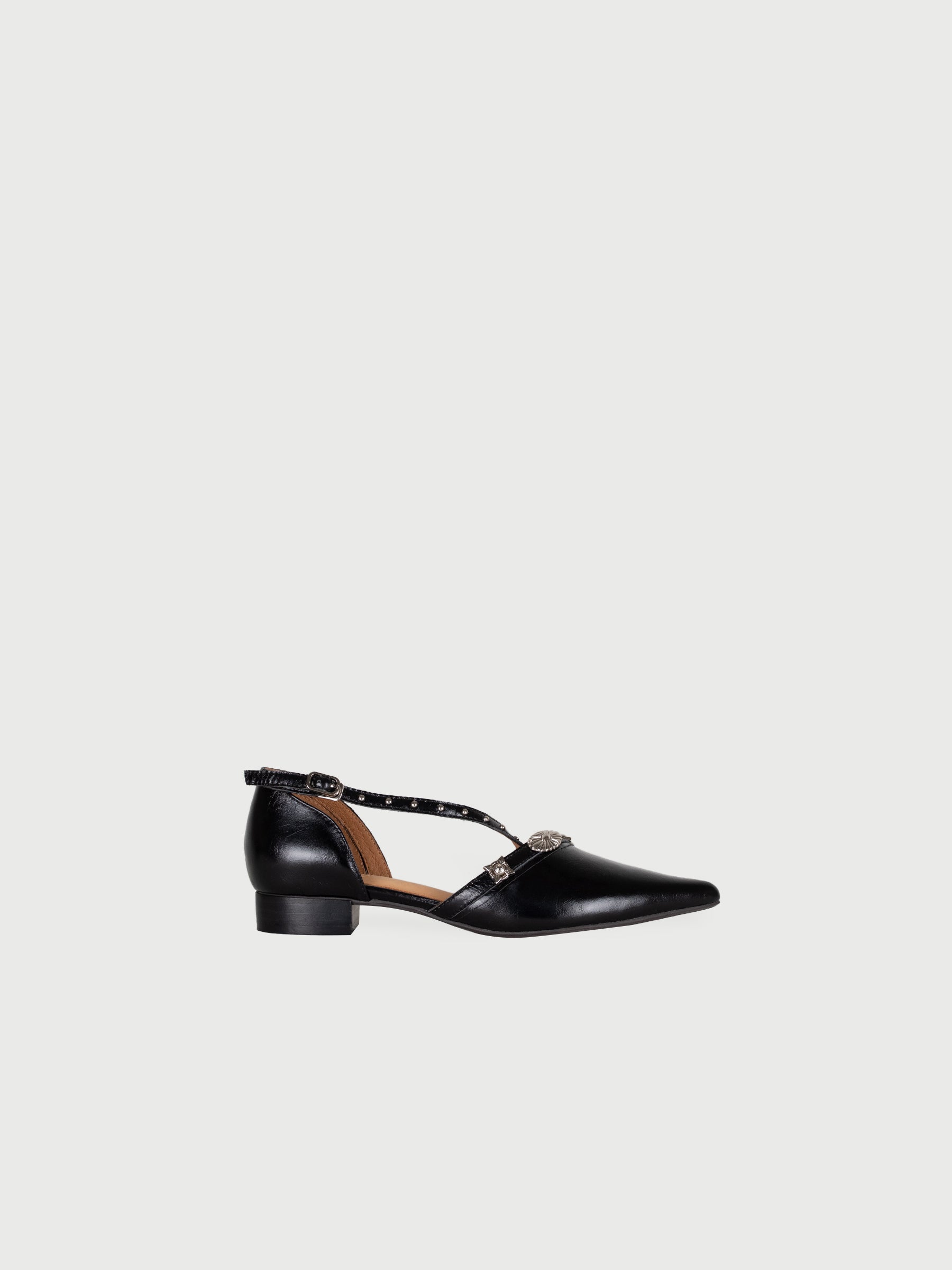 Melantha 𖠁 Pointed Toe Metal Pierce Pumps