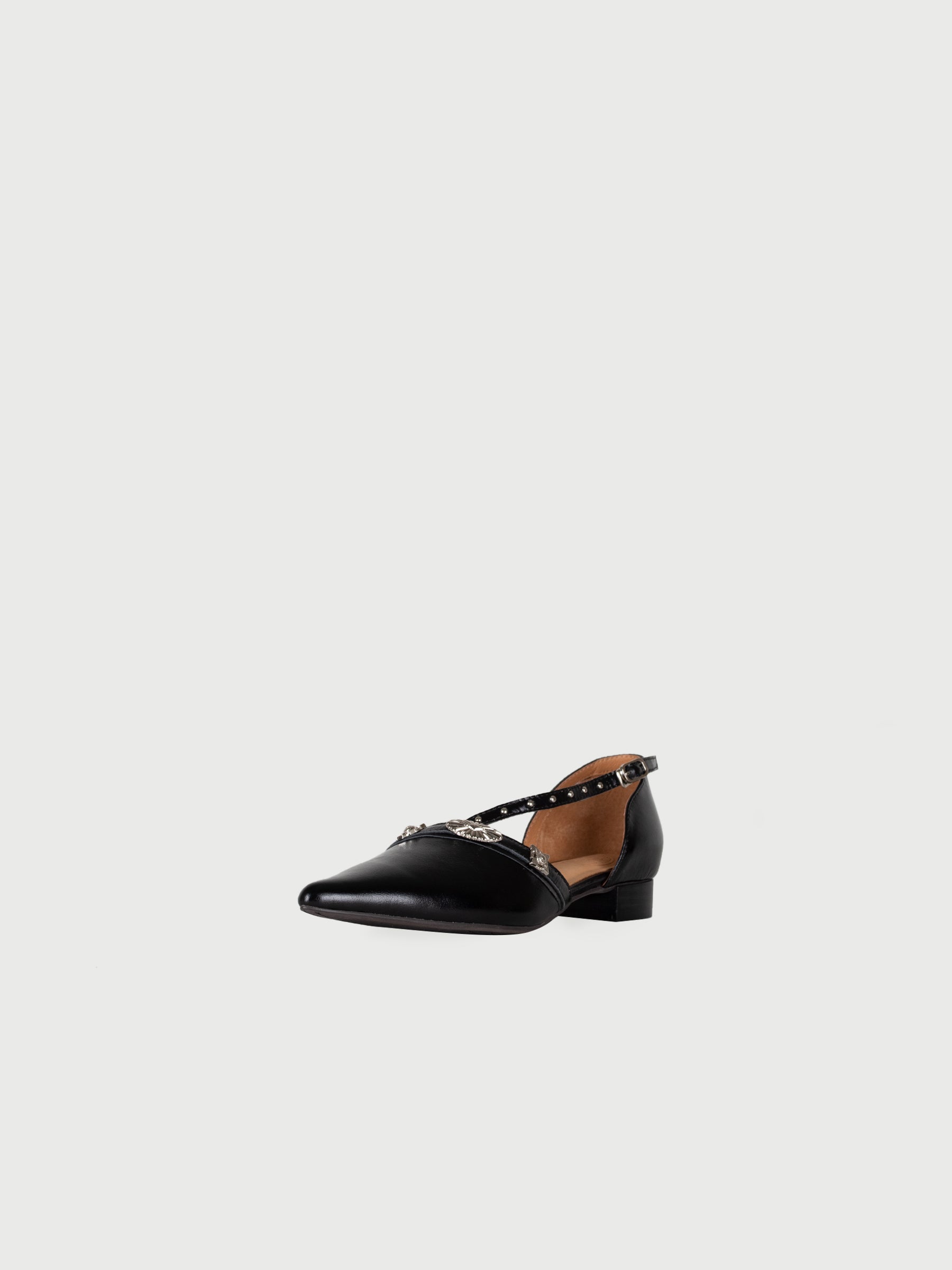 Melantha 𖠁 Pointed Toe Metal Pierce Pumps