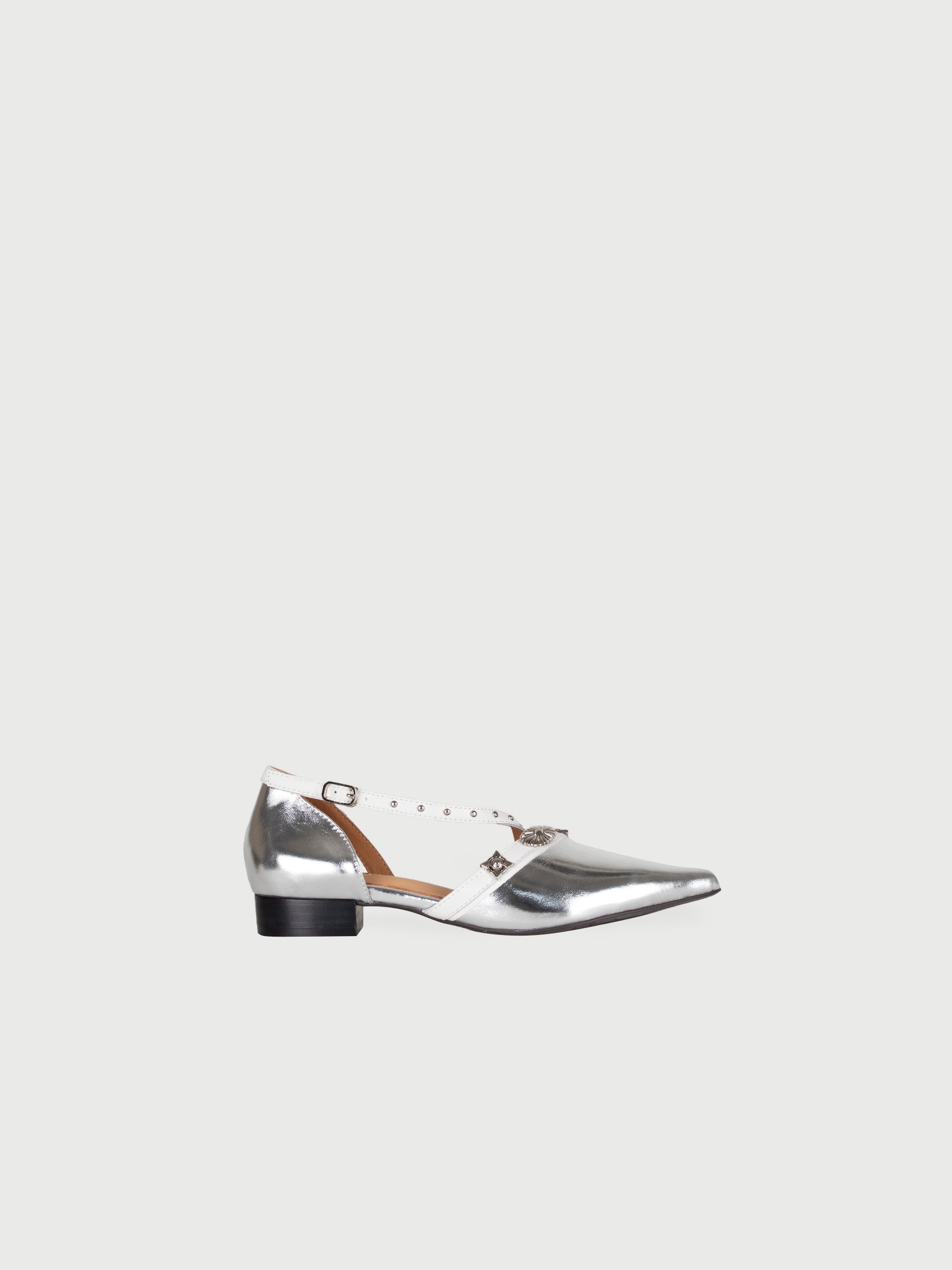 Melantha 𖠁 Pointed Toe Metal Pierce Pumps