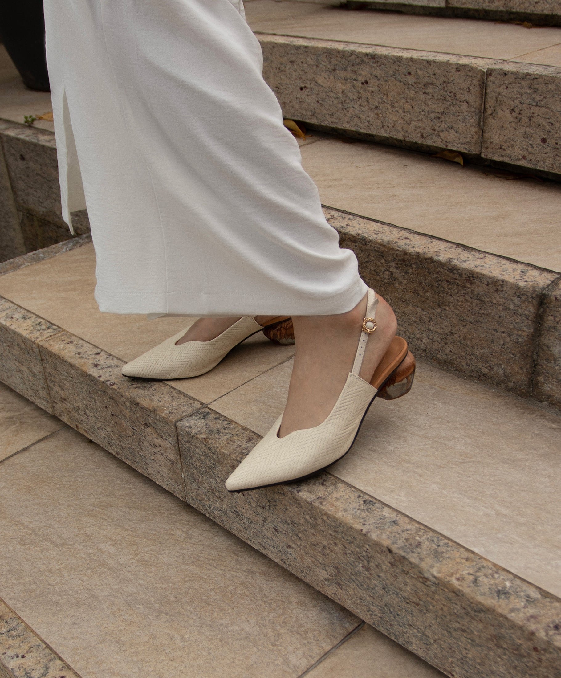 Wavy Fringe Ground Heels