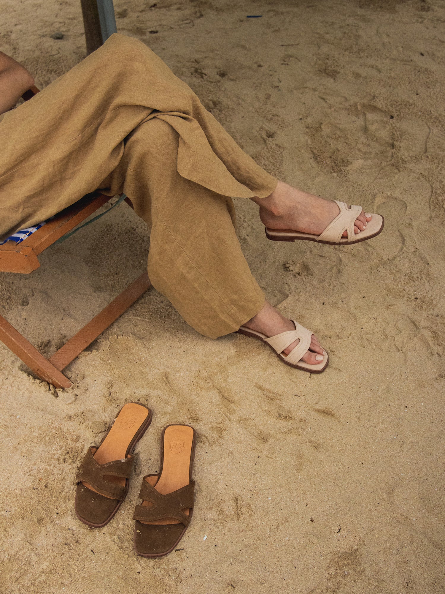 Pretzel 𓆟 Slide Sandals