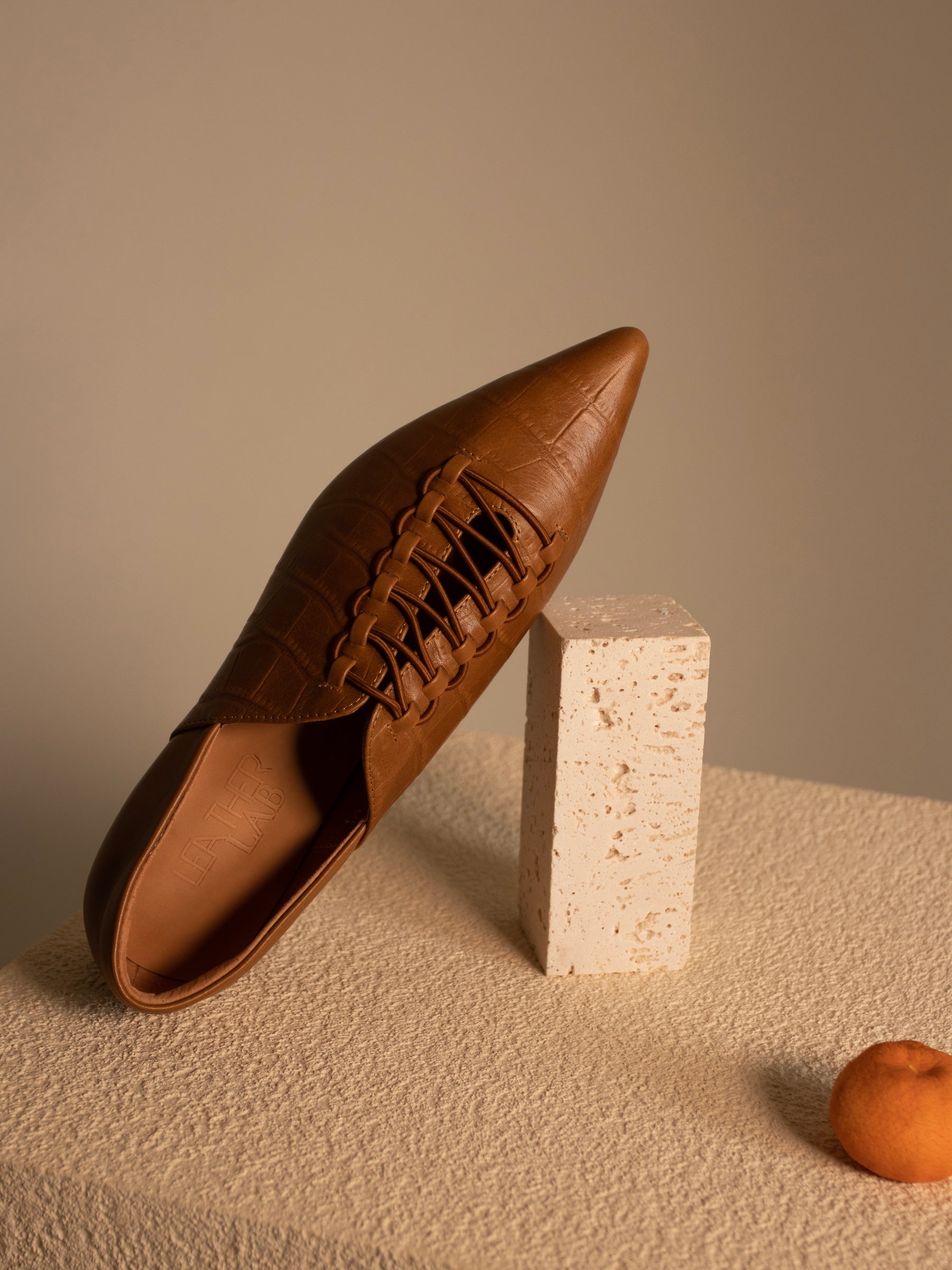 Eleanor.Pointed Zip-Zap String Flats
