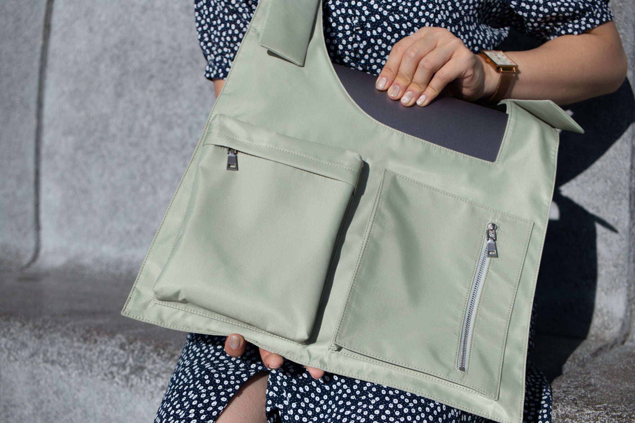 The Worker Bag 休閒型格斜背包