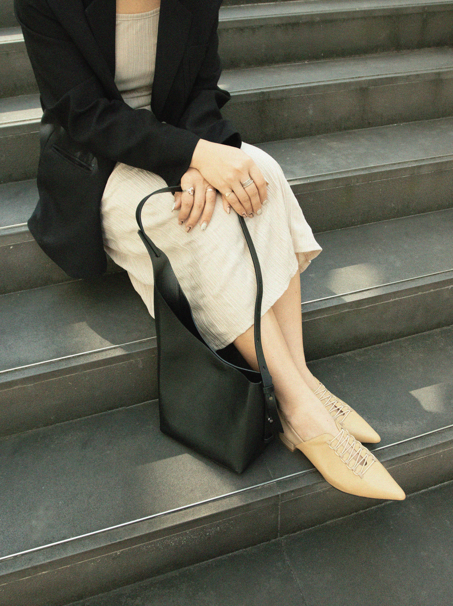 Eleanor.Pointed Zip-Zap String Flats