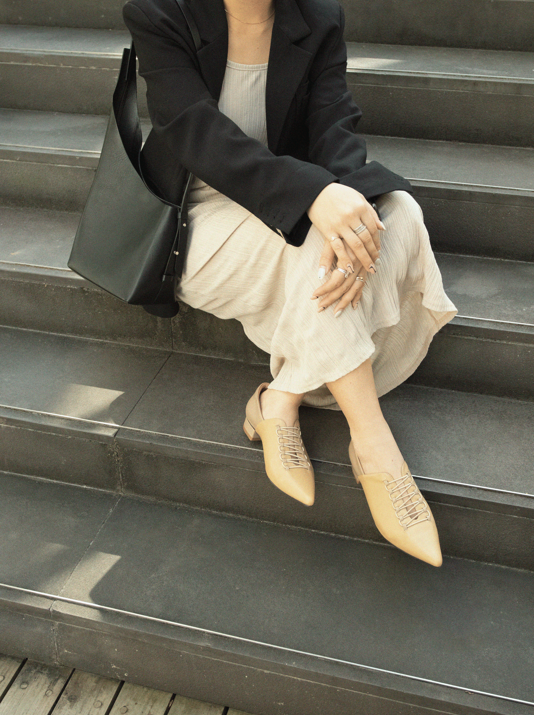 Eleanor.Pointed Zip-Zap String Flats