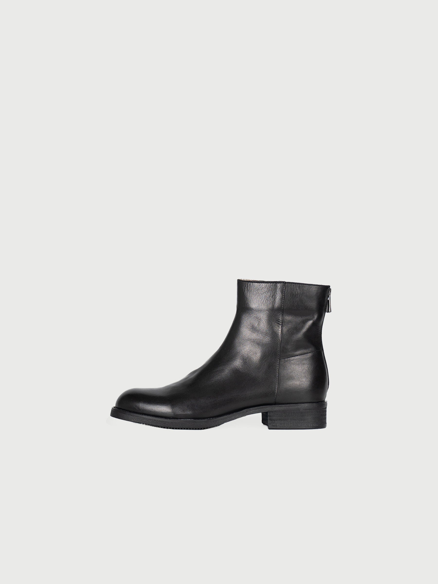 Round Toe Leather Boots