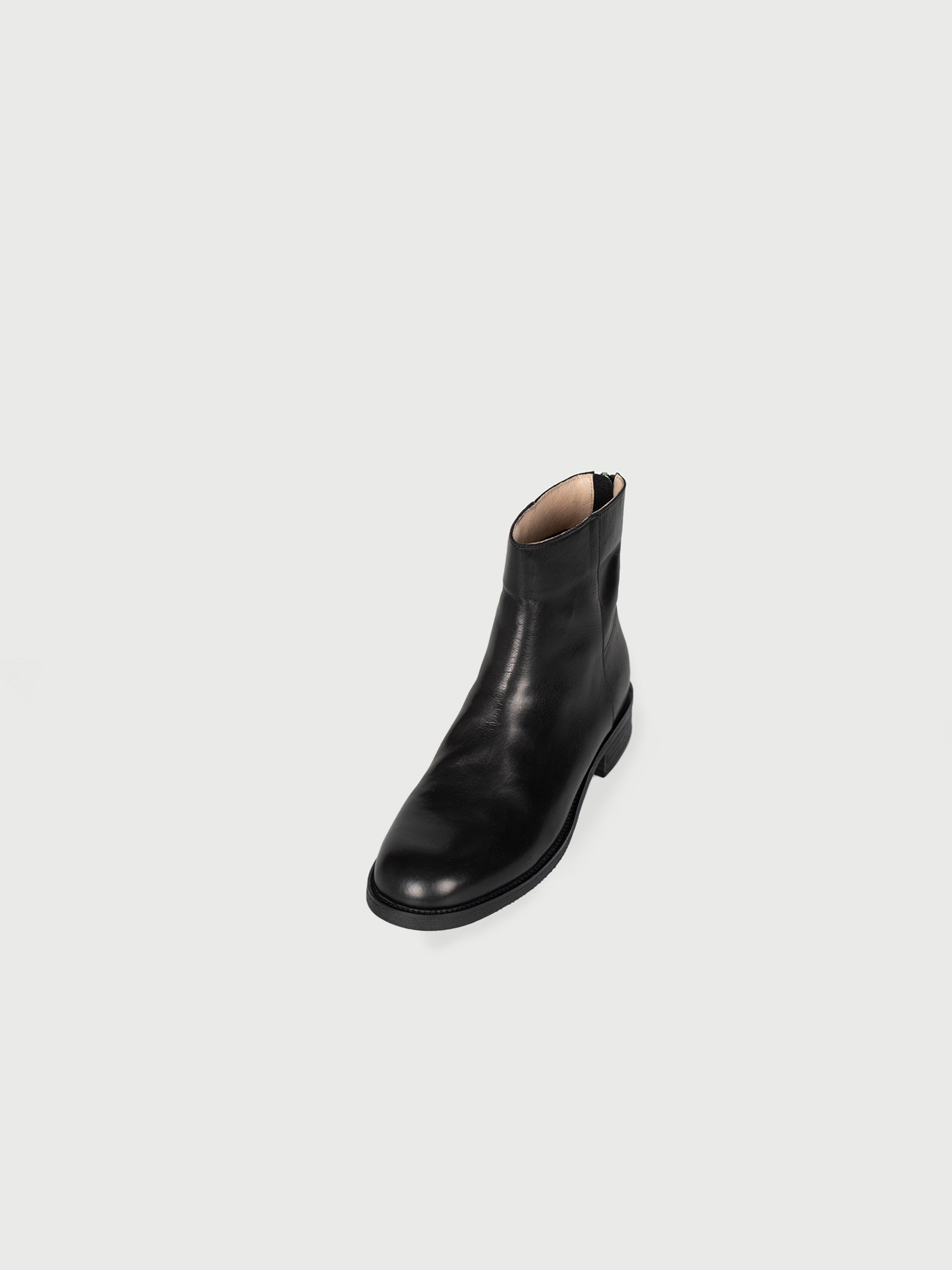 Round Toe Leather Boots