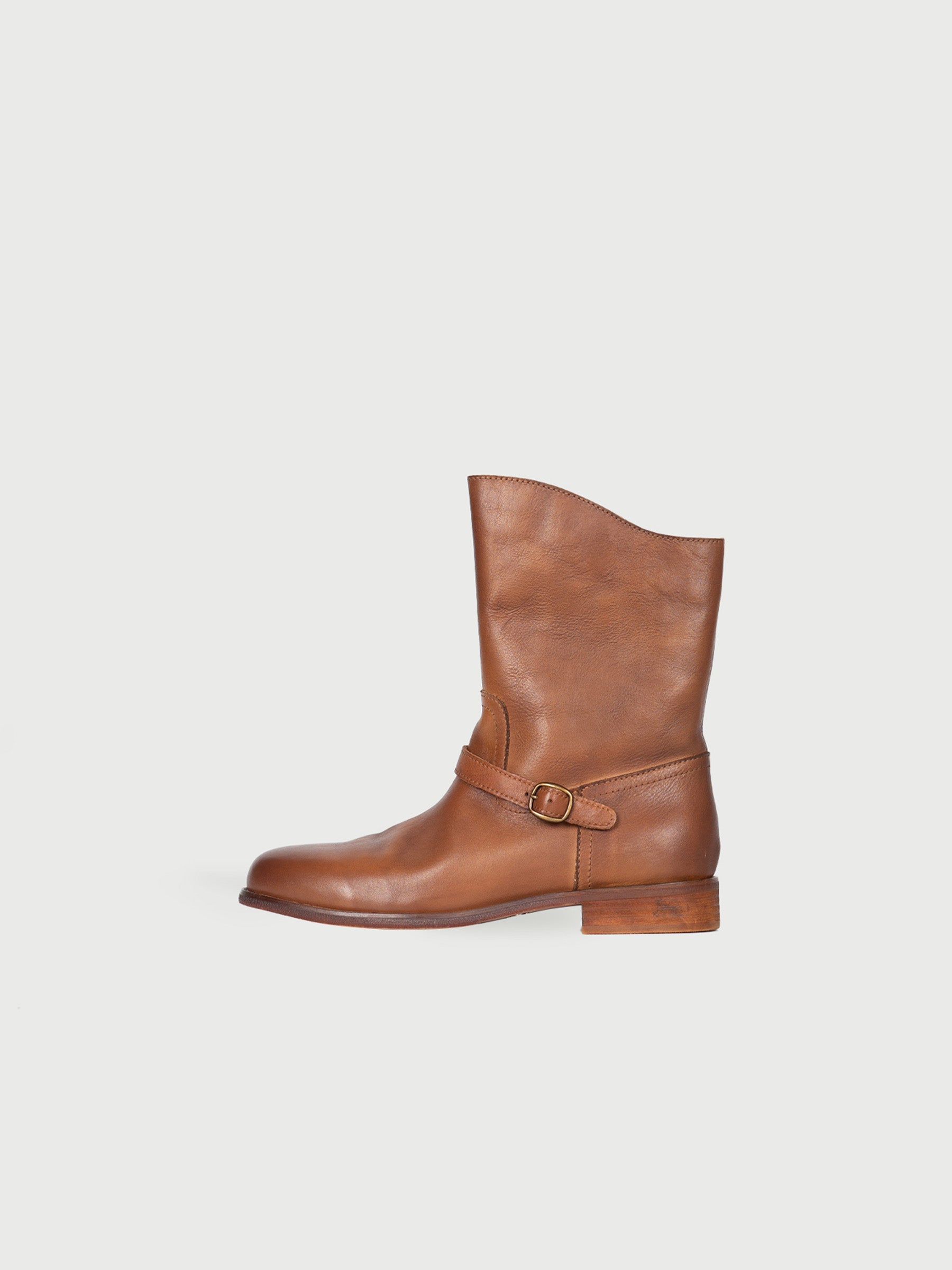 Round Toe Slant Cut Leather Boots