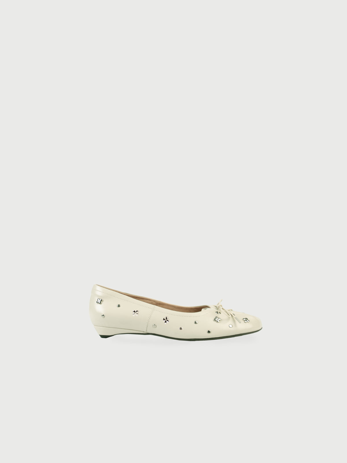 Iria・Square-Round Toe Flower-Studded Ballet Flats