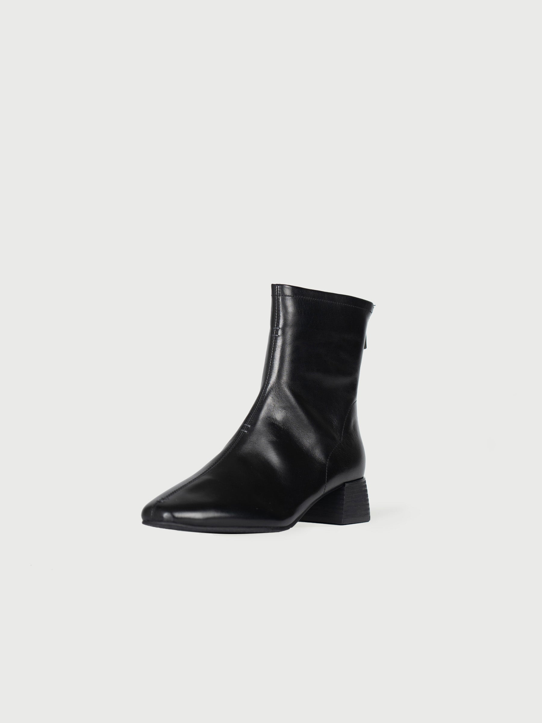 Round Square Toe Stitch Leather Boots