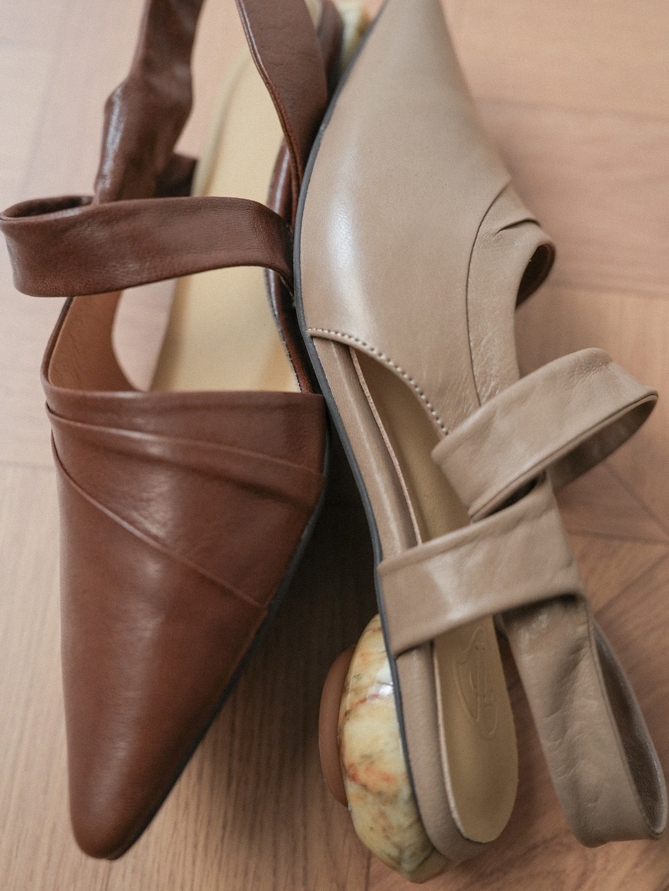 Cleo・Pointed Crepe Draped Marble Heel Slingback