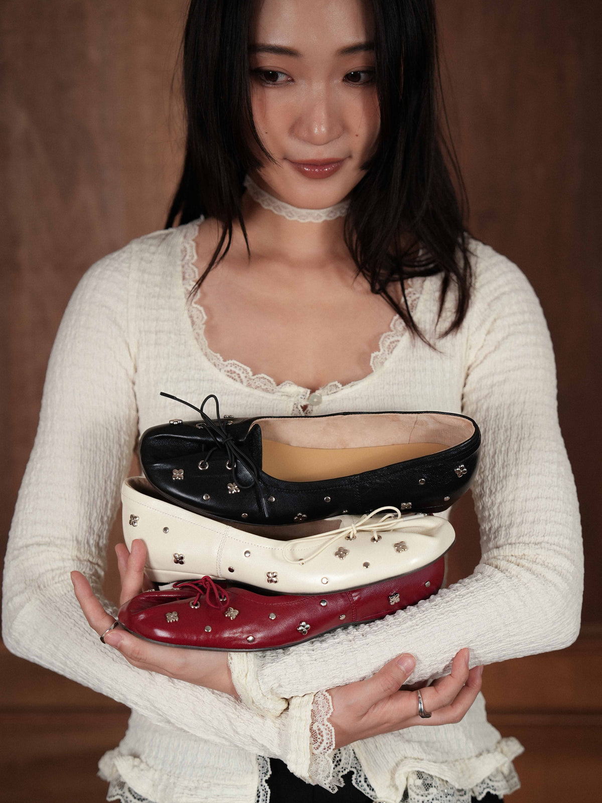 Iria・Square-Round Toe Flower-Studded Ballet Flats