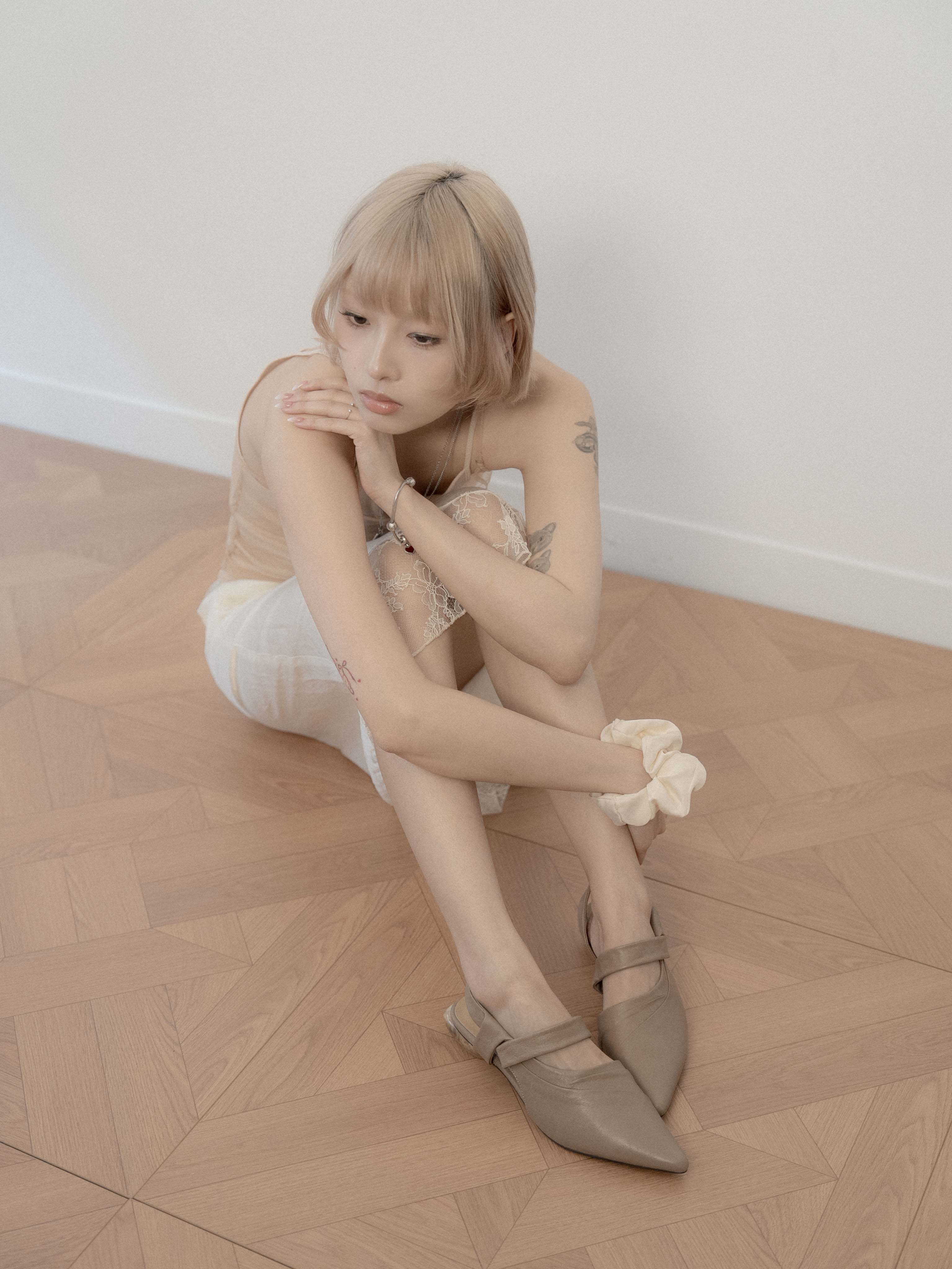 Cleo・Pointed Crepe Draped Marble Heel Slingback