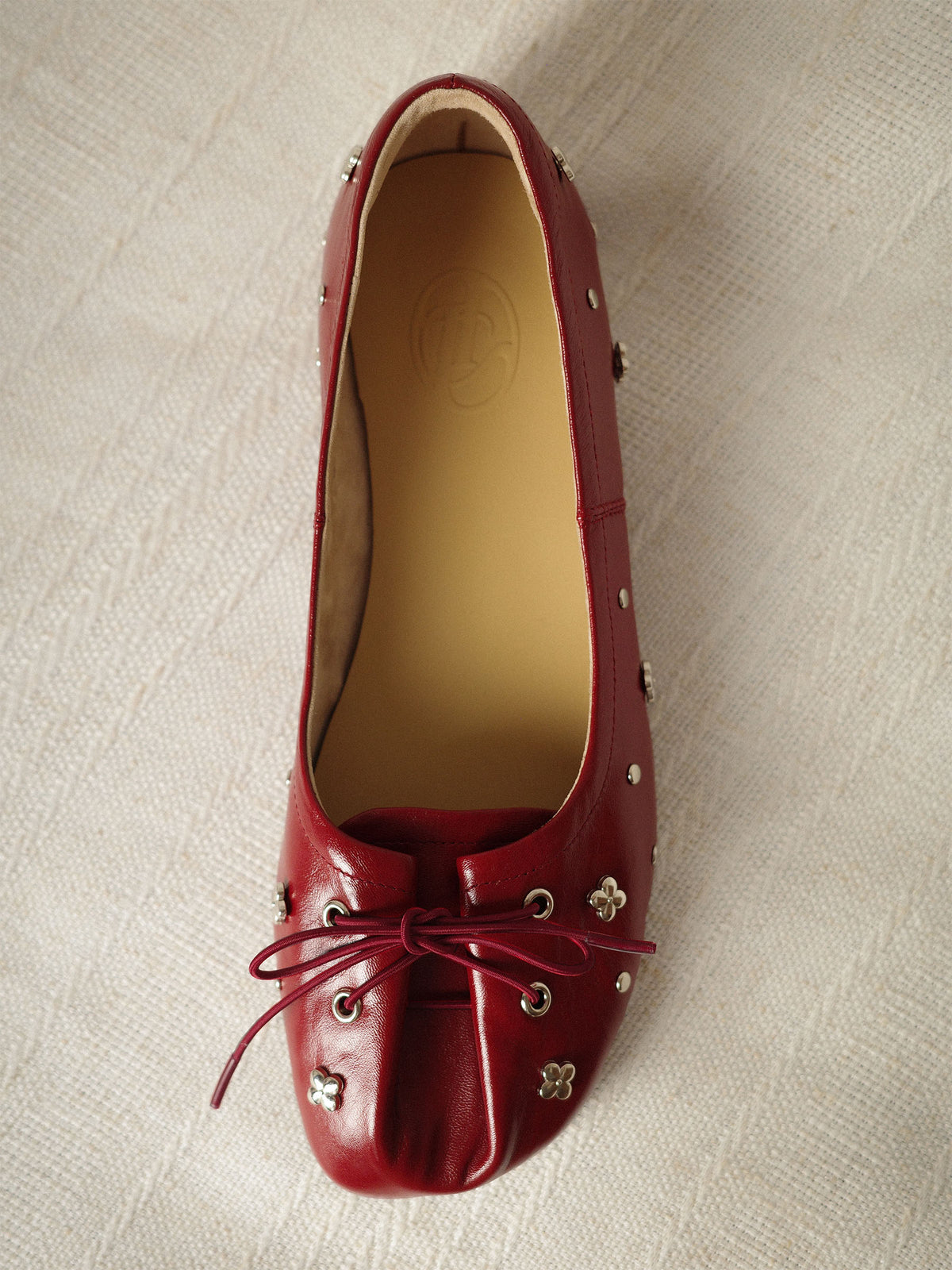 Iria・Square-Round Toe Flower-Studded Ballet Flats