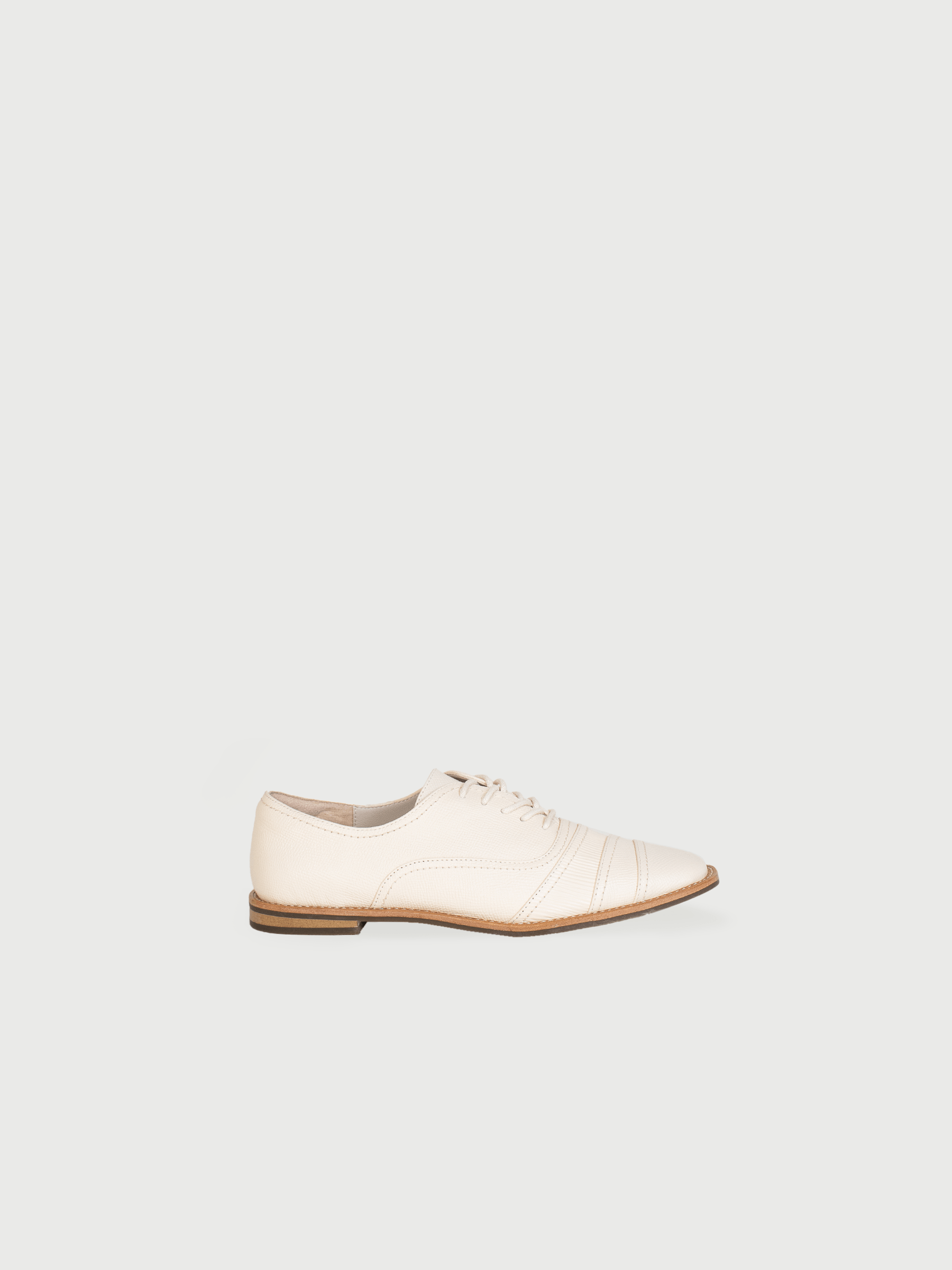 Round-Toe Mixed-Leather Lace-up Loafers