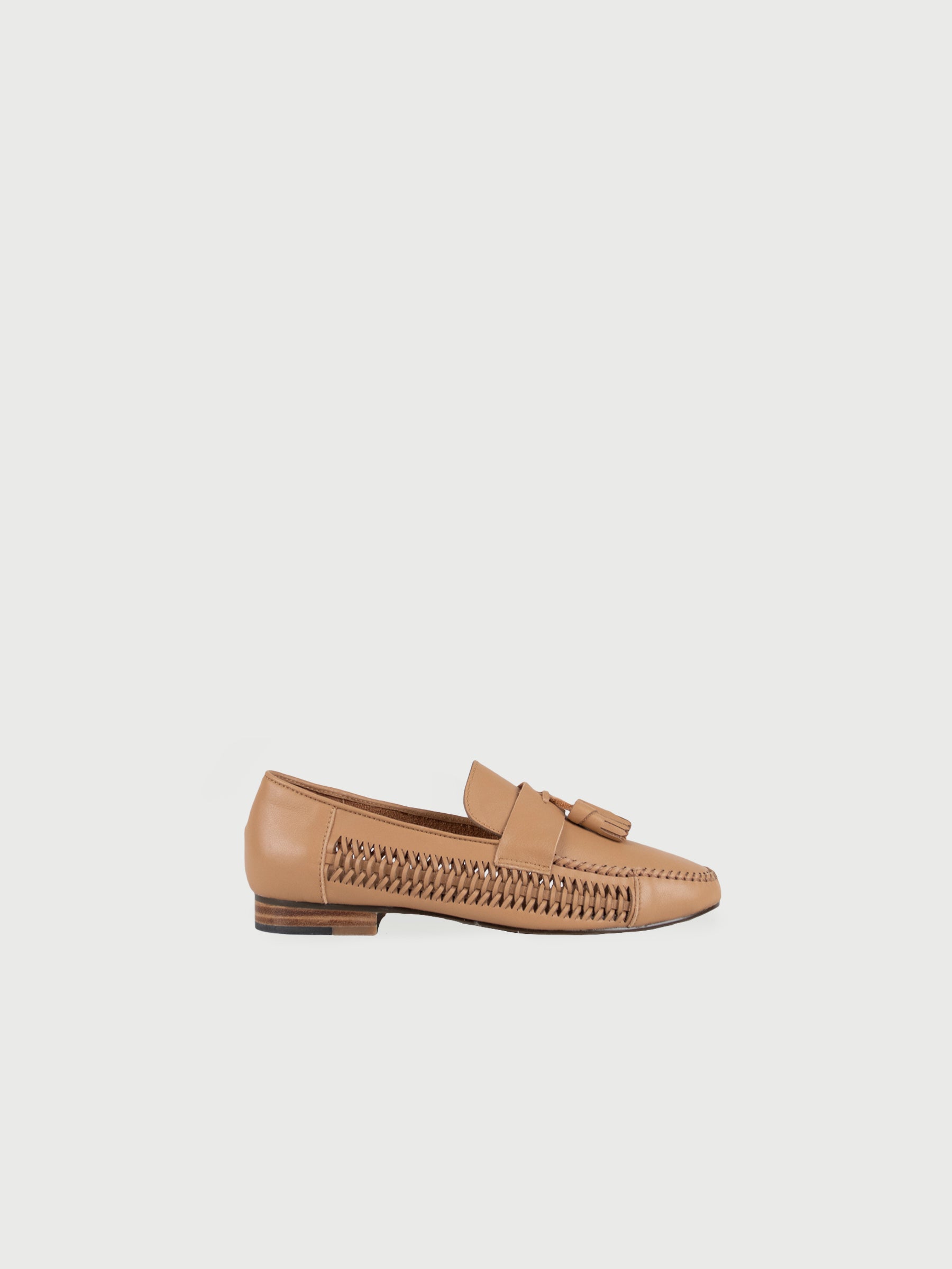 Round-Toe Lace-up Loafers